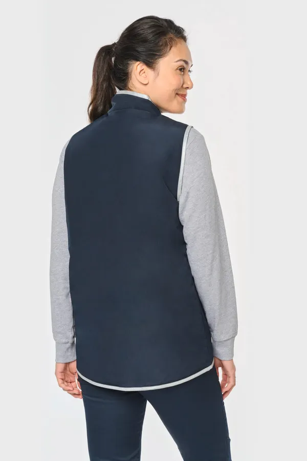 4-lagiger Bodywarmer mit Wärmeisolierung.