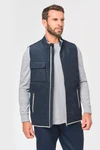 4-lagiger Bodywarmer mit Wärmeisolierung.