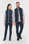 4-lagiger Bodywarmer mit Wärmeisolierung.