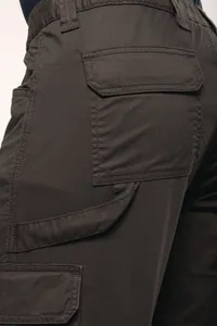 Umweltfreundliche Herrenhose mit mehreren Taschen