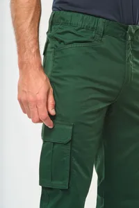 Umweltfreundliche Herrenhose mit mehreren Taschen