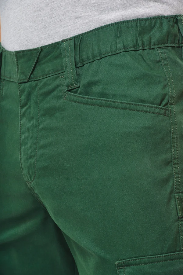 Umweltfreundliches Bermuda-Short mit mehreren Taschen, für Herren