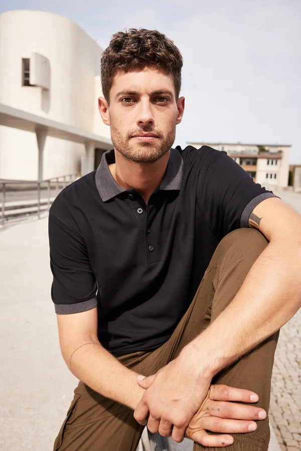 Herren Kontrast Piqué Polo black/anthracite melange