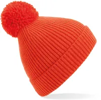 Strickmütze mit Pompon