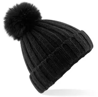 Strickmütze mit Pompon