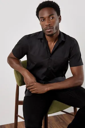 Men´s Tailored Fit Poplin Shirt Short Sleeve Black