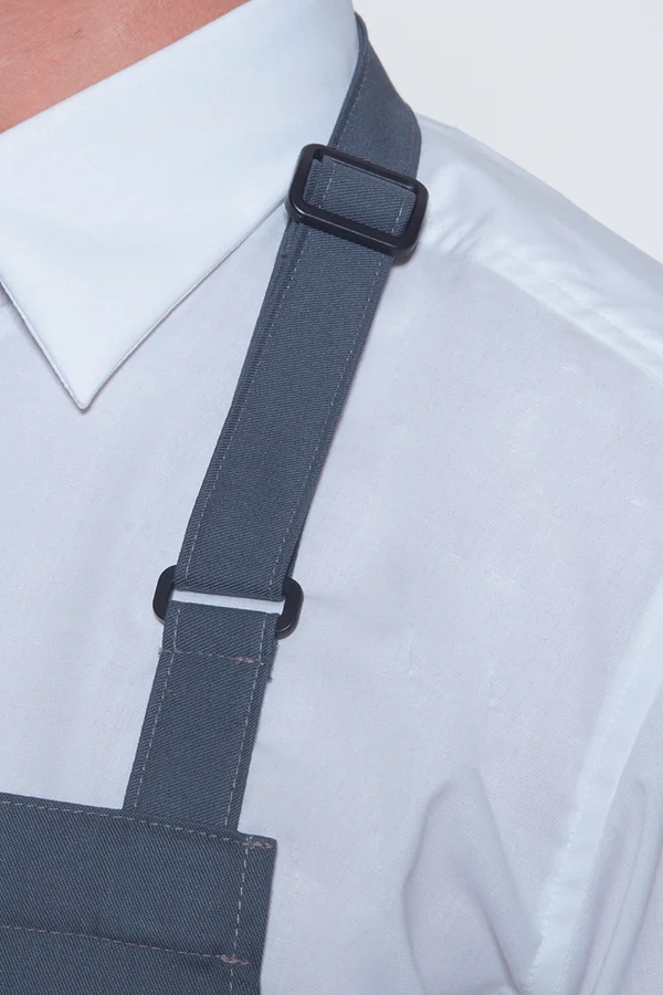 Latzschürze Basic mit Tasche und Schnalle Anthracite (ca. Pantone 7540C)