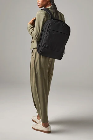 Q-Tech Charge Convertible Backpack
