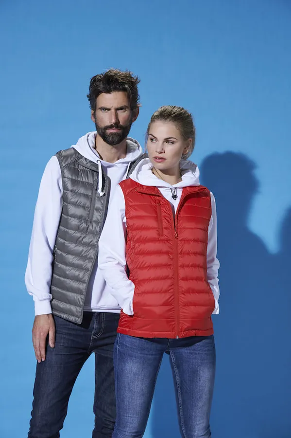 020974_020975_IMss18_HudsonVests2.jpg