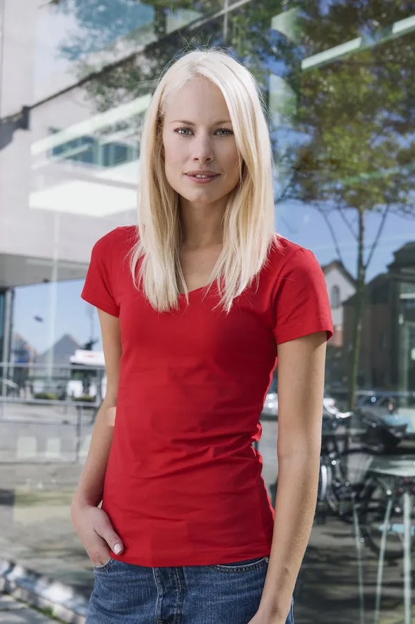 029318_IMS15_ArdenWoman.jpg
