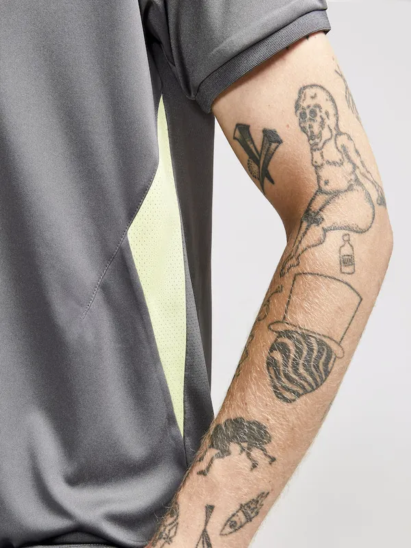 1908225-985541_Pro Control Impact Polo M_Closeup5.jpg