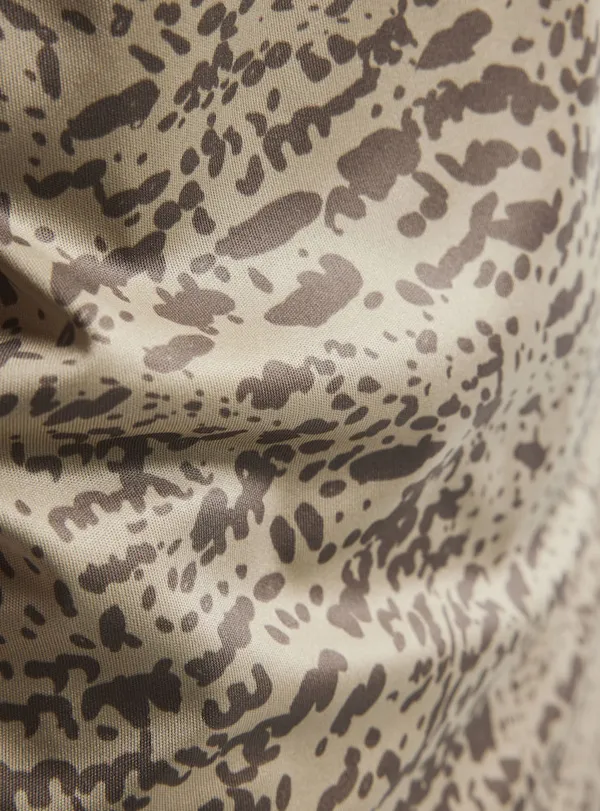 1908226-695999_Pro Control Impact Polo W_Closeup4.jpg