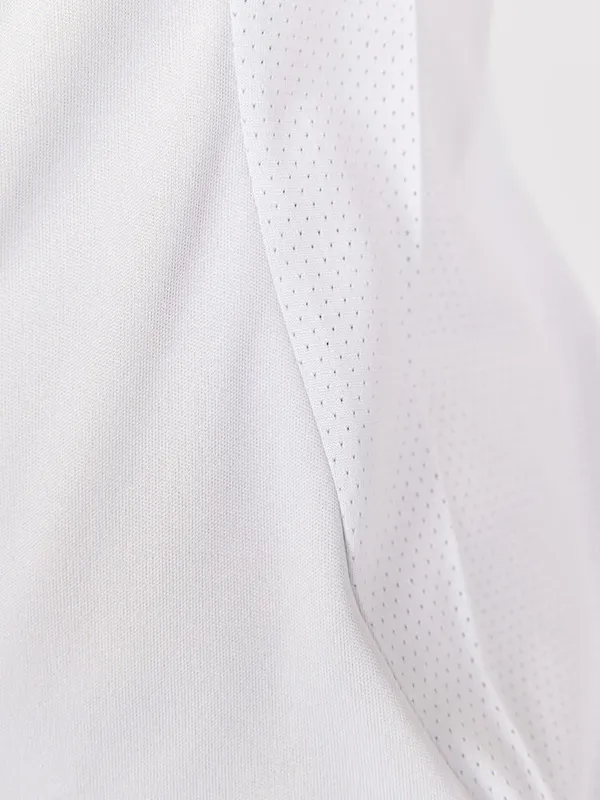 1908226-914541_Pro Control Impact Polo W_Closeup5.jpg