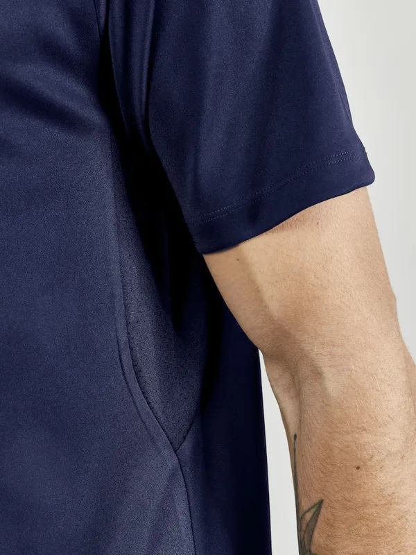 1910142-390000_Evolve Tee M_Closeup5.jpg