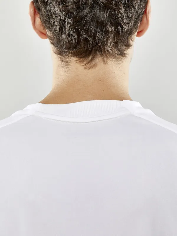 1910142-900000_Evolve Tee M_Closeup6.jpg