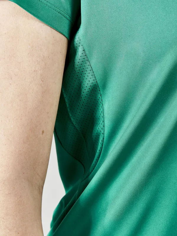 1910143-651000_Evolve Tee W_Closeup5.jpg