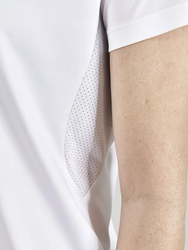 1910143-900000_Evolve Tee W_Closeup5.jpg