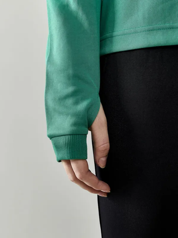 1910152-651000_Evolve Halfzip W_Closeup5.jpg