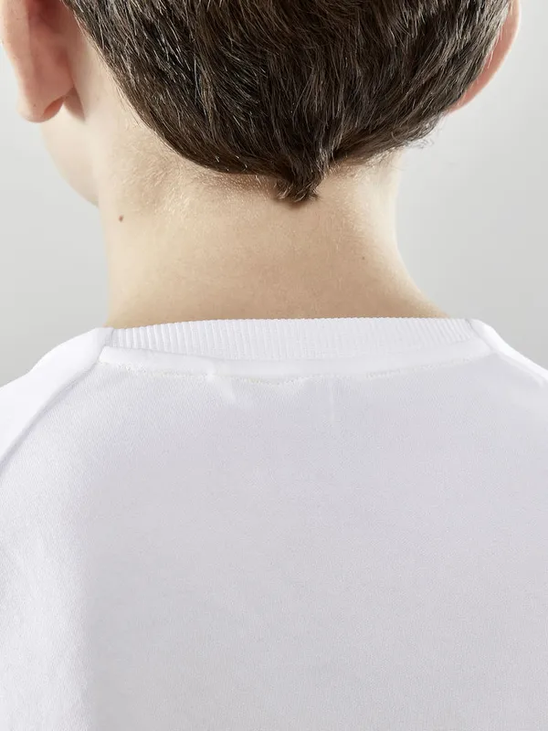 1910162-900000_Evolve Crew Neck JR_Closeup4.jpg