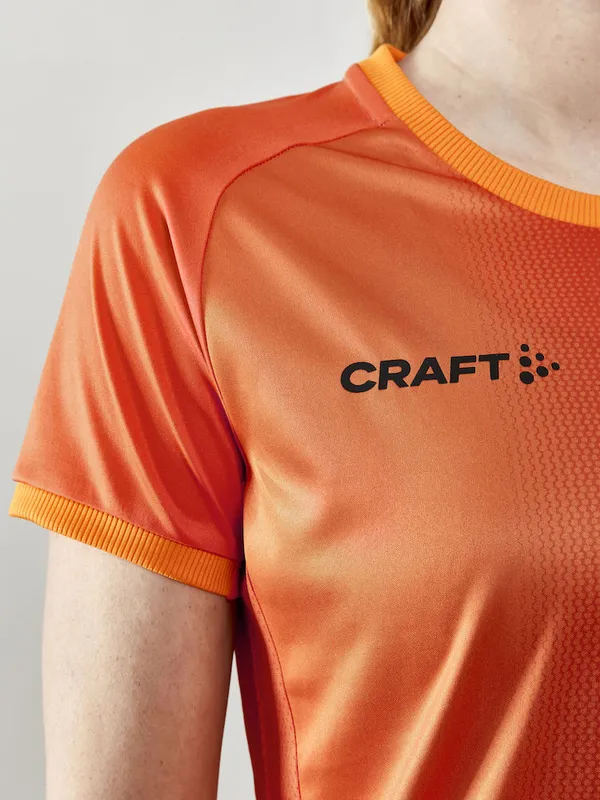 1910179-568999_Progress 2.0 Graphic Jersey W_Closeup4.jpg