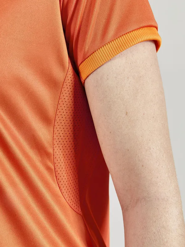 1910179-568999_Progress 2.0 Graphic Jersey W_Closeup5.jpg