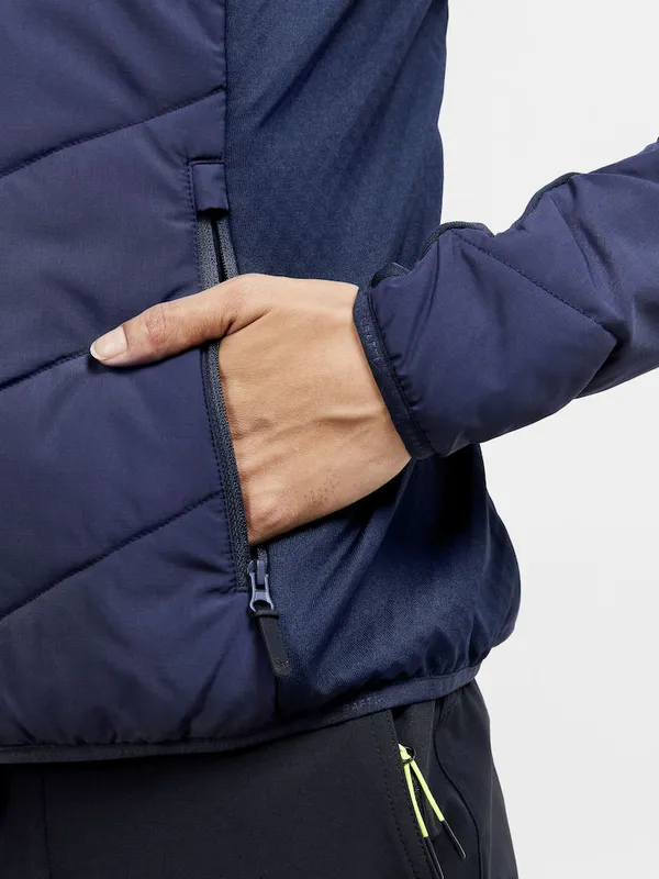 1911001-396000_ADV  Explore Hybrid Jacket W_Closeup4.jpg