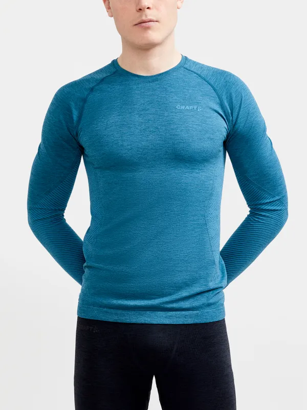 1911157-676000_CORE Dry Active Comfort LS M_Closeup1.jpg