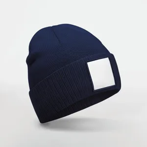 Mütze mit aufgesetztem Patch