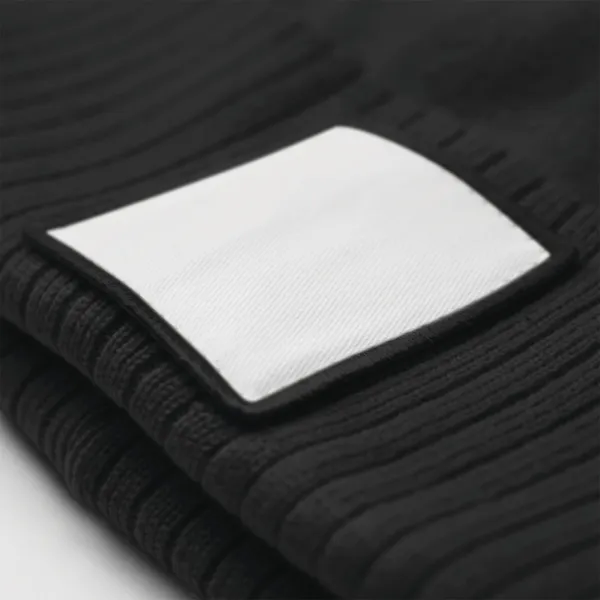Mütze mit aufgesetztem Patch