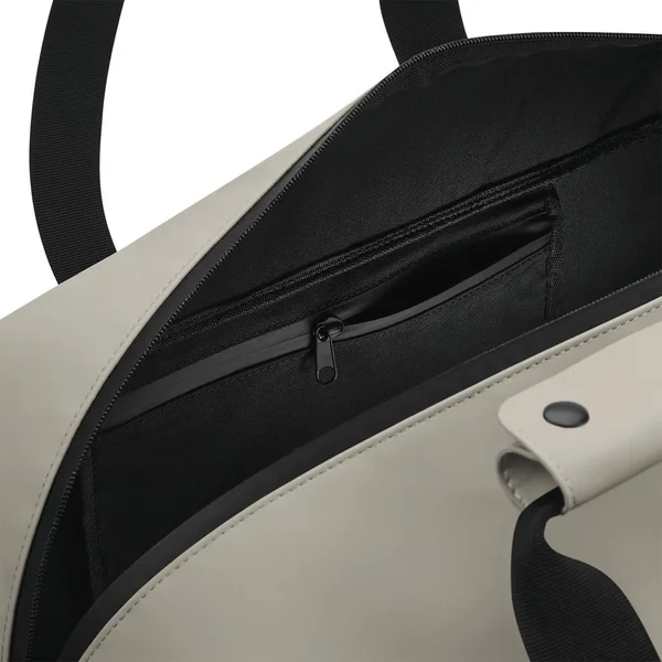 Travel bag in matt polyurethane