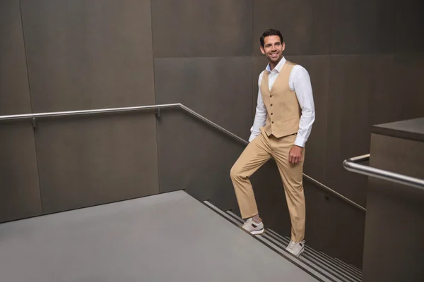 George men's fitted vest