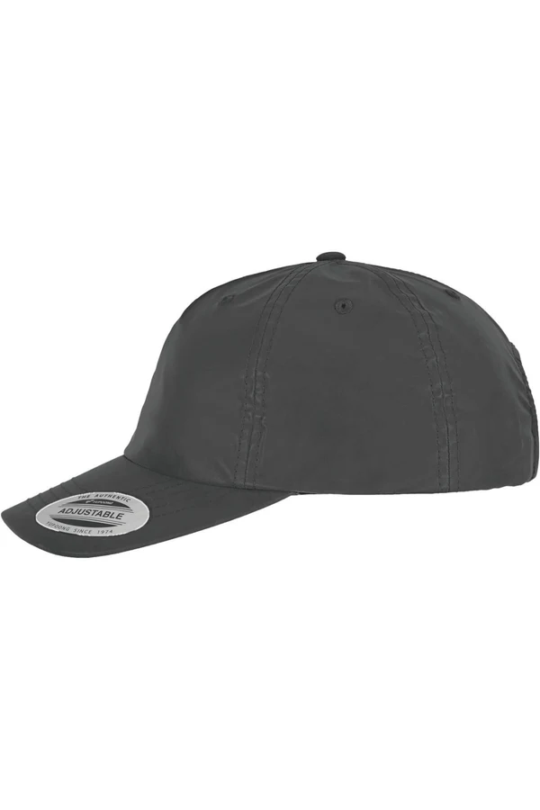 Snapback Cap in Nu
