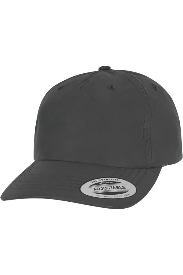 Snapback Cap in Nu