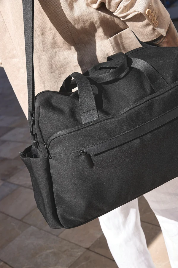 Tasche f