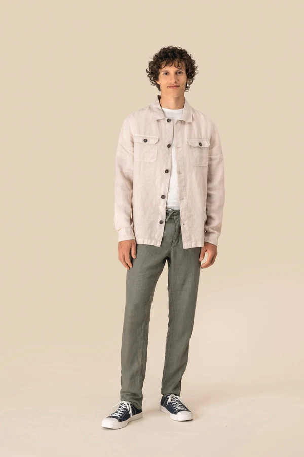 Ausgewaschene Herrenhemdjacke aus Leinen