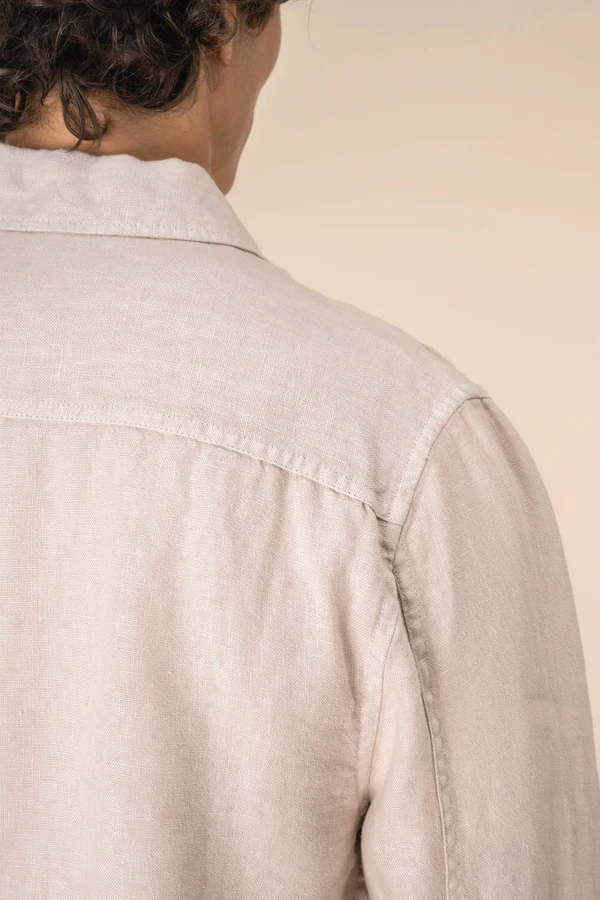 Ausgewaschene Herrenhemdjacke aus Leinen