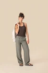 Ausgewaschene Damenhose aus Leinen