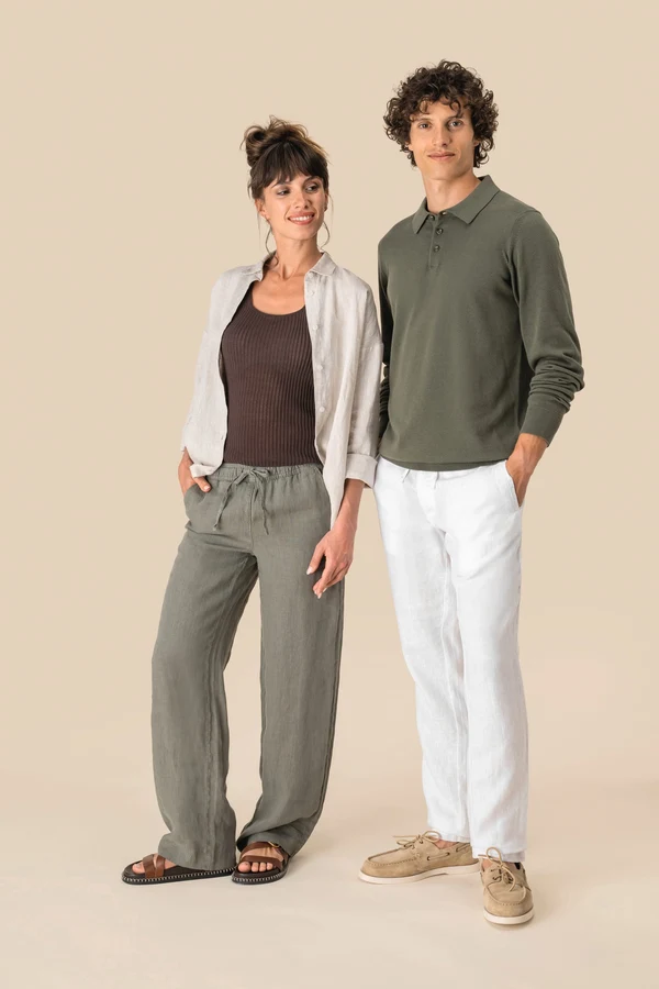 Ausgewaschene Damenhose aus Leinen
