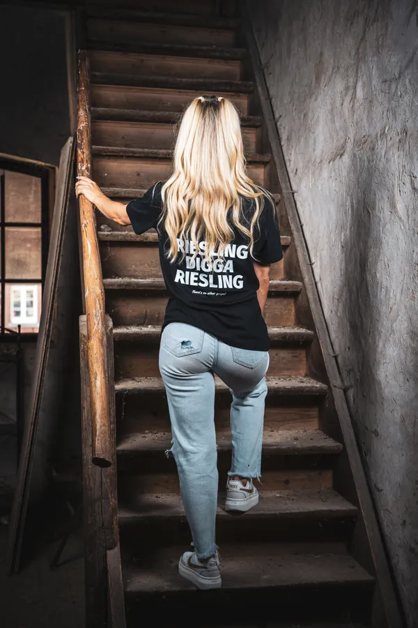 image-68309271dbdaa66608f0869a-DieWeinwanderungMerch_12.png