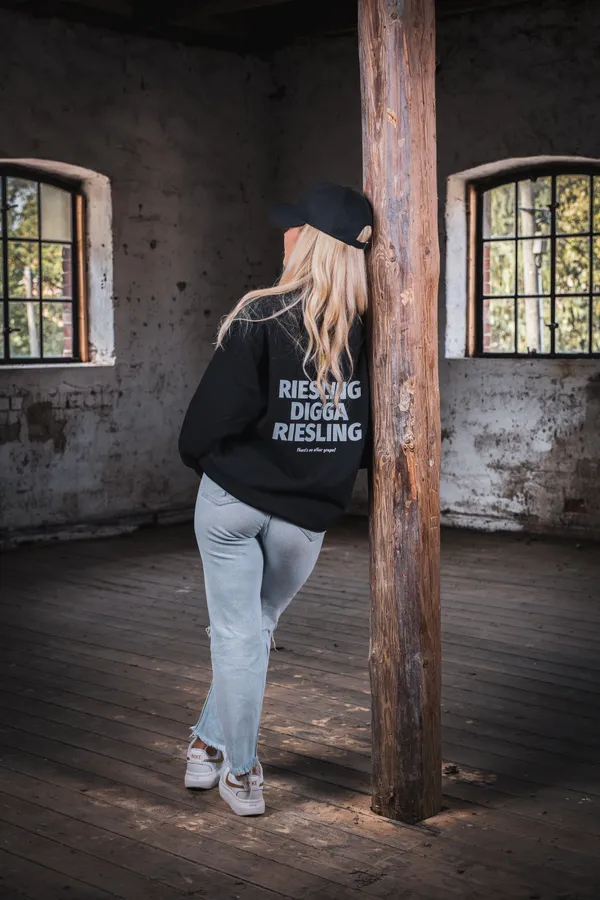 image-6830ae68dbdaa66608f2557f-DieWeinwanderungMerch_08.png