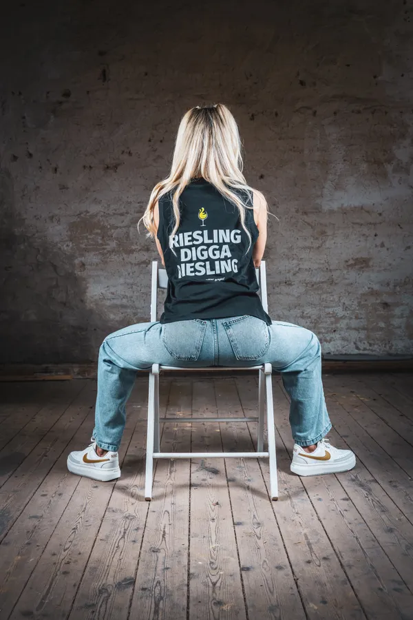 image-686bb1451a79e1b581cea62f-DieWeinwanderungMerch_32.png