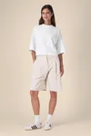 Das kurze Damen-T-Shirt aus recycelter Baumwolle