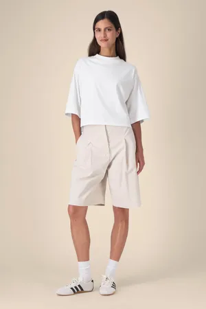 Das kurze Damen-T-Shirt aus recycelter Baumwolle