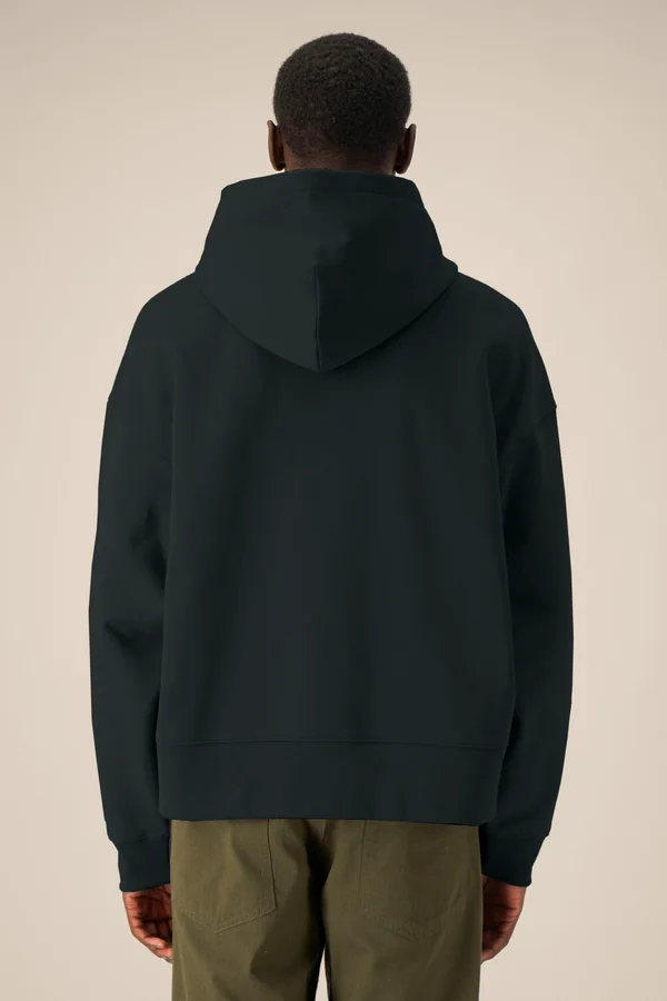 Der Boxy Unisex-Hoodie aus recycelter Baumwolle
