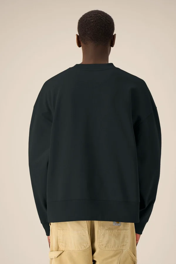 Das Boxy Rundhals-Unisex-Sweatshirt aus recycelter Baumwolle