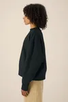 Das Boxy Rundhals-Unisex-Sweatshirt aus recycelter Baumwolle