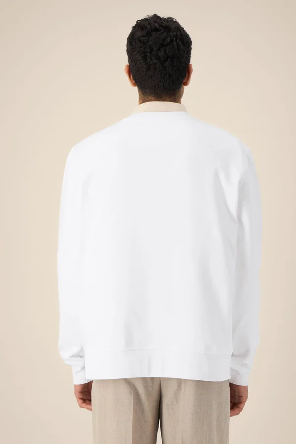 Das Rundhals-Unisex-Sweatshirt aus recycelter Baumwolle