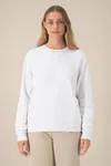 Das Damen-Rundhals-Sweatshirt aus recycelter Baumwolle
