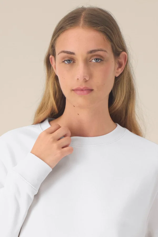 Das Damen-Rundhals-Sweatshirt aus recycelter Baumwolle