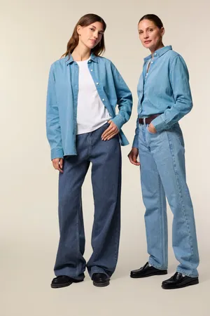 Das Damen-Jeanshemd